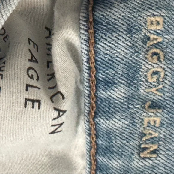 American Eagle destroyed Baggy straight light Wash Jean size 6 - Picture 7 of 9